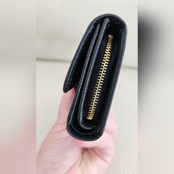 Prada Authentic Saffiano Leather Black Wallet Zip Coin Compartment small - Picture 4 of 10
